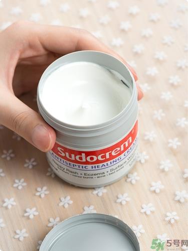 Sudocrem屁屁霜怎么用？sudocrem屁屁霜初生宝宝能用吗？