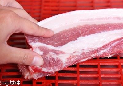 新鲜猪肉怎么挑选与处理才干净