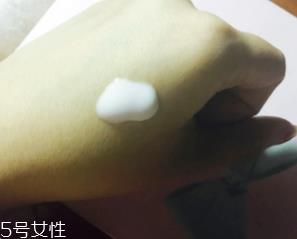 悦诗风吟乳液为什么搓泥？吸收度一般